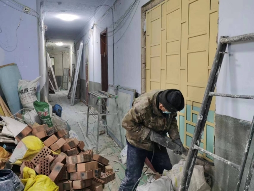 ���˸���