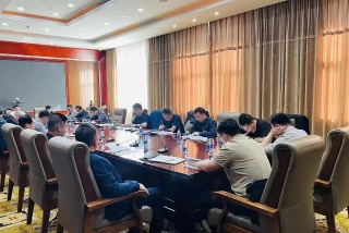 9��20�������Ź�˾�ܹ���ʦ�ڻ���ʵ���������˫Ѽɽ��ҵ��˾���ֺ����Ρ��Ƽ����졢���ܻ��������鿪չ������